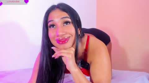 emilyy_walker online show from April 9, 12:44 pm