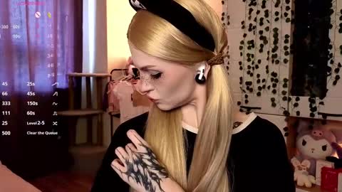 emimiy online show from October 5, 9:07 am