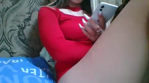 Snapshot of emma_991 chatting on February 26, 11:32 am emma_991 online show from February 26, 11:32 am