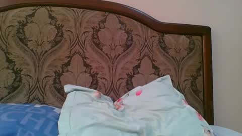Snapshot of emma_991 chatting on February 2, 8:13 am emma_991 online show from February 2, 8:13 am