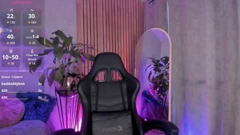   online show from November 12, 9:50 pm