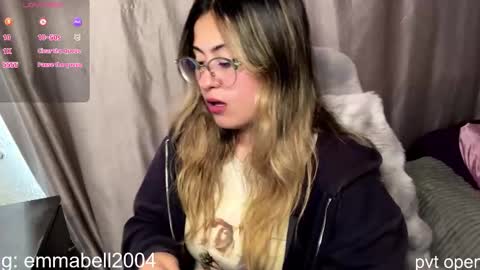 Emma Is here online show from December 14, 9:21 pm