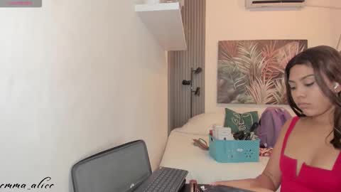Snapshot of emma_alice_ chatting on September 18, 12:20 pm Alice online show from September 18, 12:20 pm
