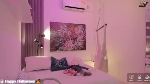 Snapshot of emma_alice_ chatting on October 10, 12:33 pm Alice online show from October 10, 12:33 pm