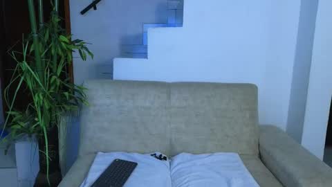 Emma Blue  modelo independiente online show from March 3, 4:08 am