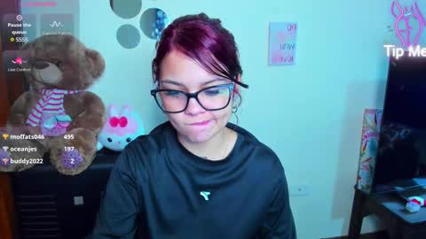 emma_boo_ online show from March 26, 6:13 pm