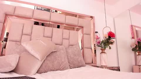 Emma Castillo online show from December 21, 6:09 am