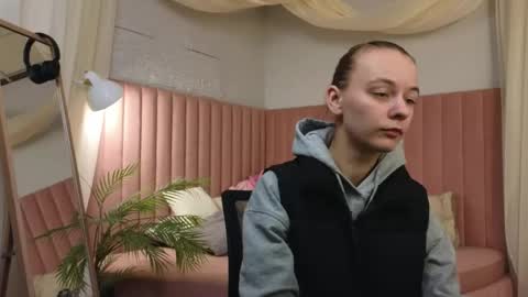 emma_chaser online show from April 21, 1:31 am