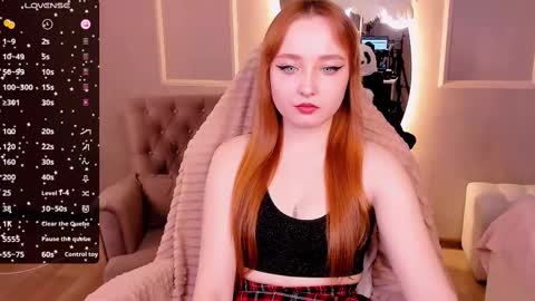 Snapshot of emma_chery chatting on February 18, 8:59 am Emma online show from February 18, 8:59 am