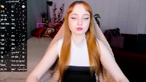 Snapshot of emma_chery chatting on February 13, 12:32 pm Emma online show from February 13, 12:32 pm