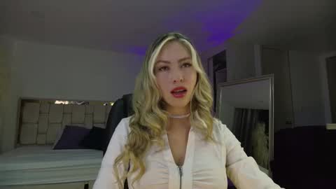 Snapshot of emma_coronel chatting on September 15, 11:28 pm emma coronel online show from September 15, 11:28 pm