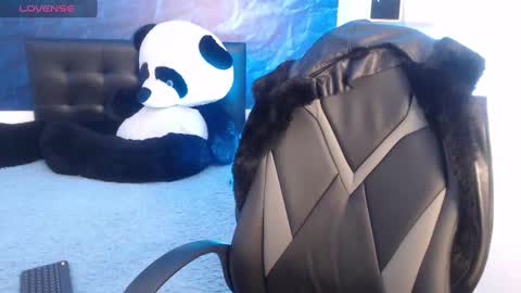 Snapshot of emma_ford1 chatting on February 4, 7:07 am Emma  online show from February 4, 7:07 am