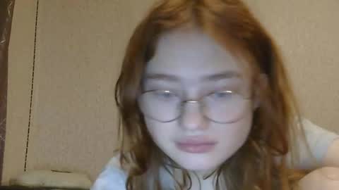 emma_gardens online show from December 15, 11:56 pm