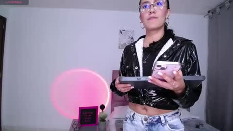Snapshot of emma_glowof chatting on September 30, 1:38 am Emma Glow online show from September 30, 1:38 am