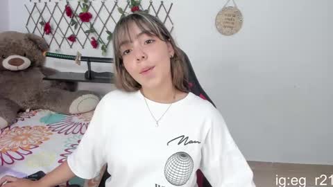 Snapshot of emma_grayys chatting on October 14, 5:43 am emma_grayys online show from October 14, 5:43 am