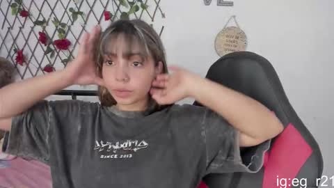 Snapshot of emma_grayys chatting on October 12, 6:17 am emma_grayys online show from October 12, 6:17 am