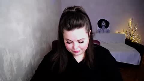 Emma online show from August 5, 7:49 am
