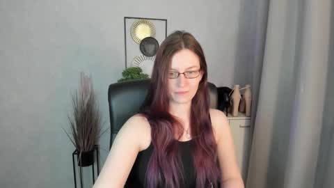 emma online show from March 25, 6:42 am