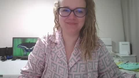 emma_misty_ online show from April 28, 7:51 pm