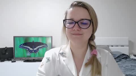 emma_misty_ online show from February 26, 8:56 pm