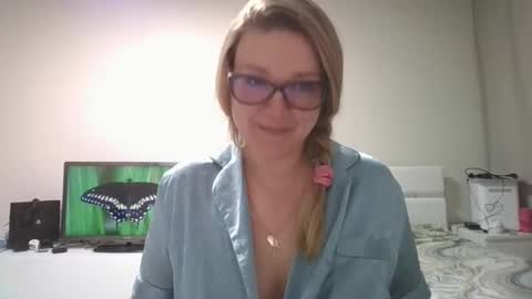 emma_misty_ online show from March 11, 9:07 pm