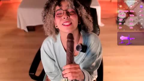     online show from March 9, 10:20 am