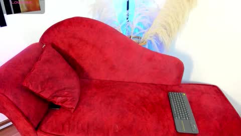 emma online show from November 28, 10:11 am