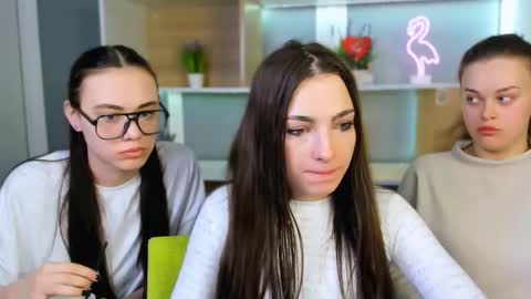 emma_swee online show from February 26, 6:39 am