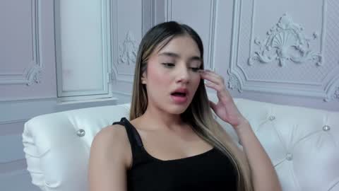 Snapshot of emma_torres18 chatting on December 3, 7:17 pm EMMA online show from December 3, 7:17 pm