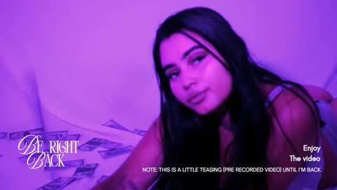 emma_whitee_ online show from December 2, 1:20 pm