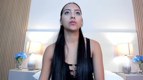 emmaespencer  online show from February 20, 11:12 am