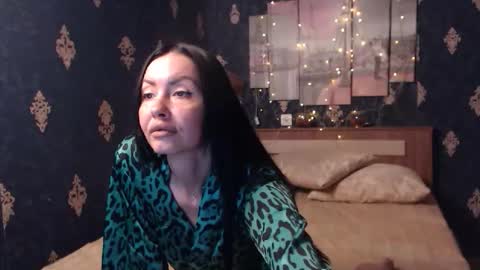 Snapshot of emmagoldx chatting on October 13, 8:49 am EmmaGoldX online show from October 13, 8:49 am