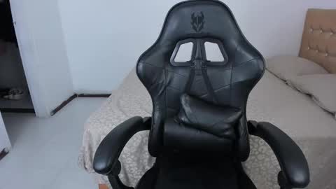 Jennifer online show from March 22, 1:53 am