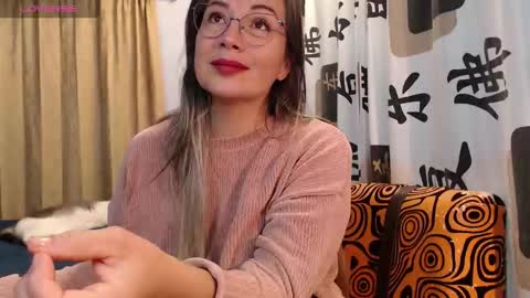 Snapshot of emmahenderson chatting on October 16, 10:48 am Andrea online show from October 16, 10:48 am