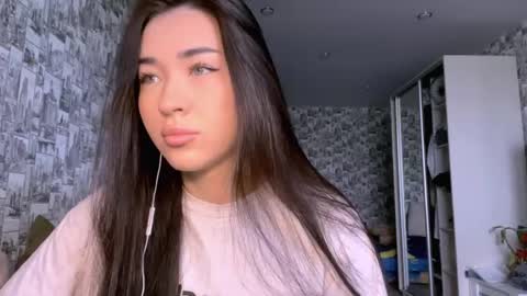 Emma online show from May 12, 8:34 am