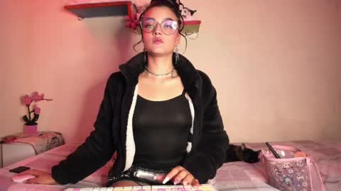 Emmantho online show from May 12, 2:53 am