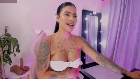 Emma Russell online show from April 19, 10:34 pm