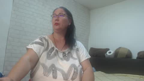 emmasquirt69 online show from June 4, 6:19 am