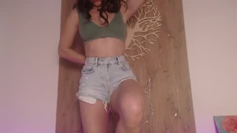 emmastinsen online show from May 27, 4:53 am