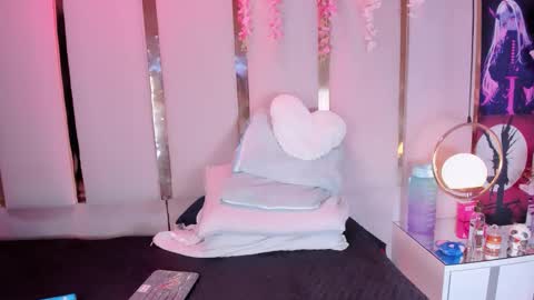 emmawilliams_2 online show from March 2, 7:15 am