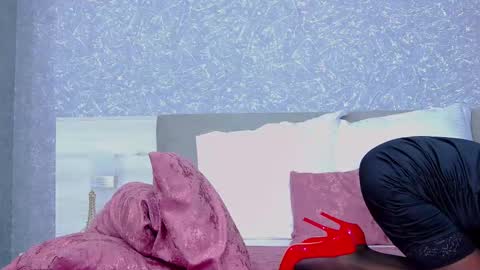 EmmaXXXQueen online show from October 30, 6:47 am