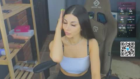 Mia online show from December 2, 7:12 pm