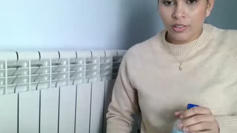 Snapshot of emmie_xxx chatting on January 24, 3:55 pm emmie online show from January 24, 3:55 pm