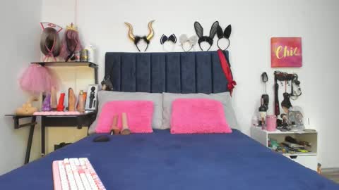          online show from March 7, 1:22 pm