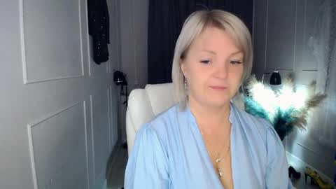 emmmam online show from April 25, 3:42 pm