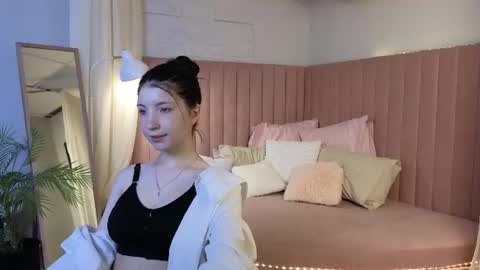 emmy_dreamy_ online show from July 8, 1:31 am
