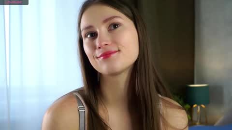 Snapshot of emmyleri chatting on October 5, 1:14 am Emmy online show from October 5, 1:14 am