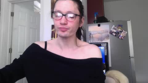 empusalamia online show from January 25, 1:30 pm