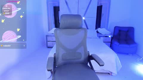 Emy Silver online show from February 18, 9:42 pm