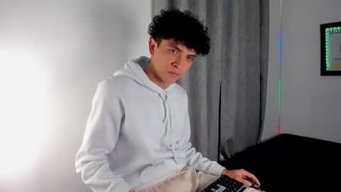 Salo online show from April 18, 11:12 am